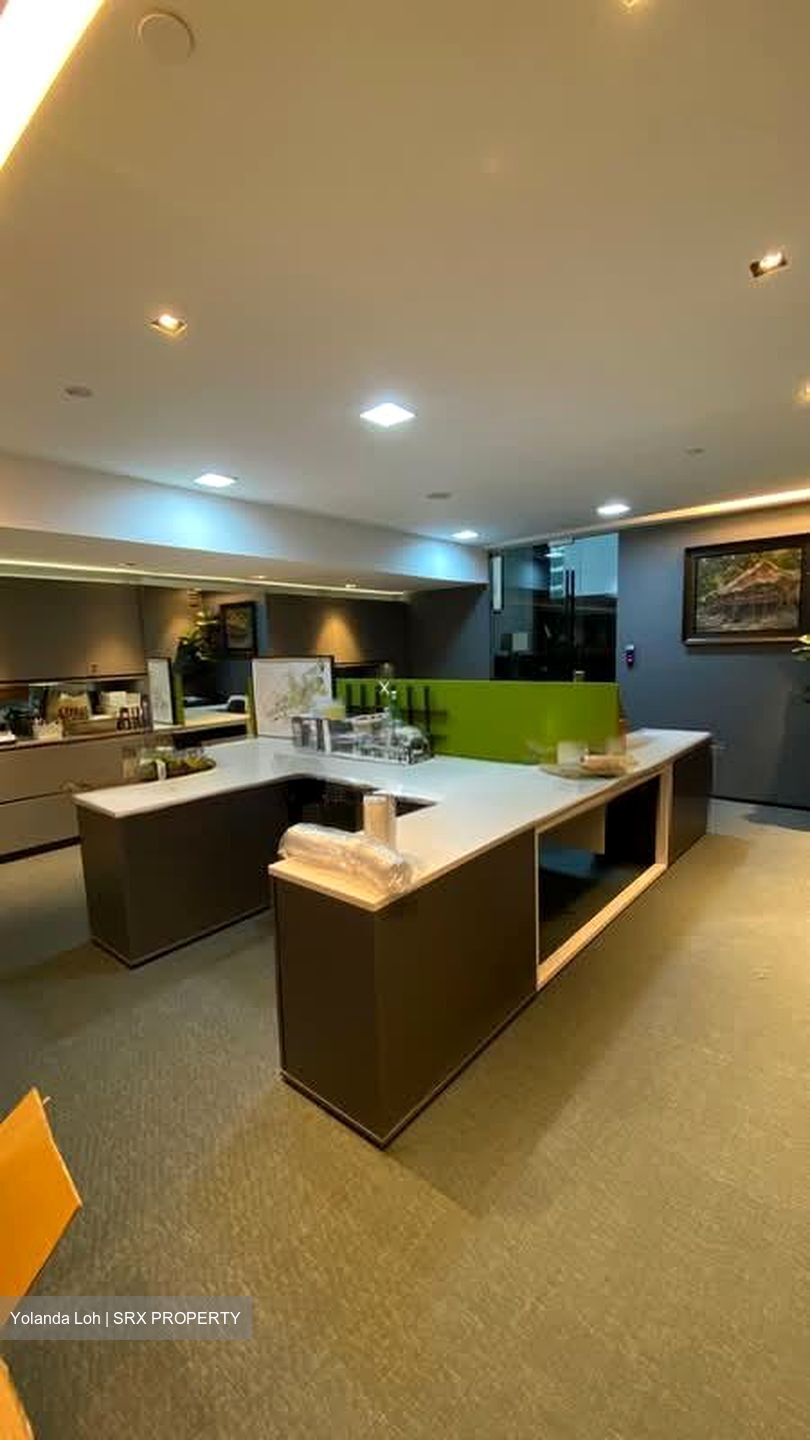 Tahir Building (D1), Office #572949121